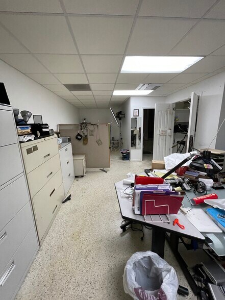 More Photos Of 3815 Bunker Hill Rd, Brentwood Warehouse For Sale
