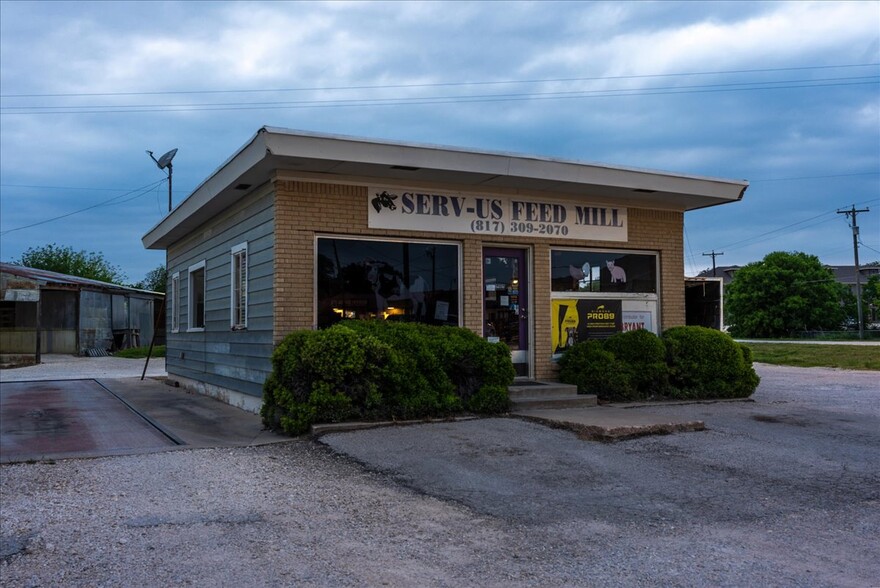 Primary Photo Of 201 W Godley Ave, Godley Storefront For Sale