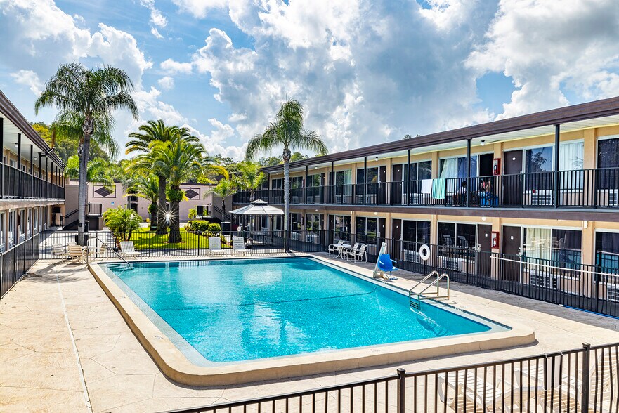 More Photos Of 11736 US Highway 19, Port Richey Hotel For Sale