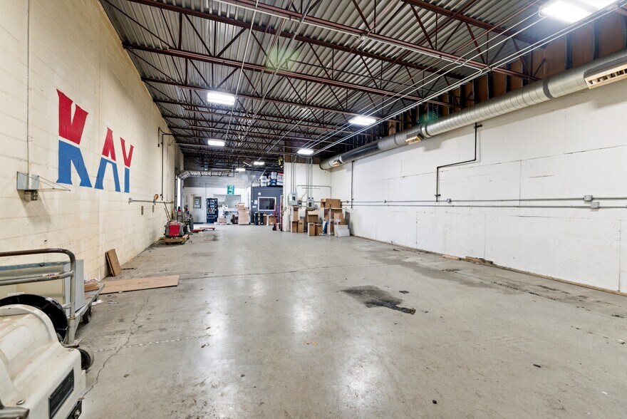 More Photos Of 809 Post St, Greensboro Warehouse For Lease