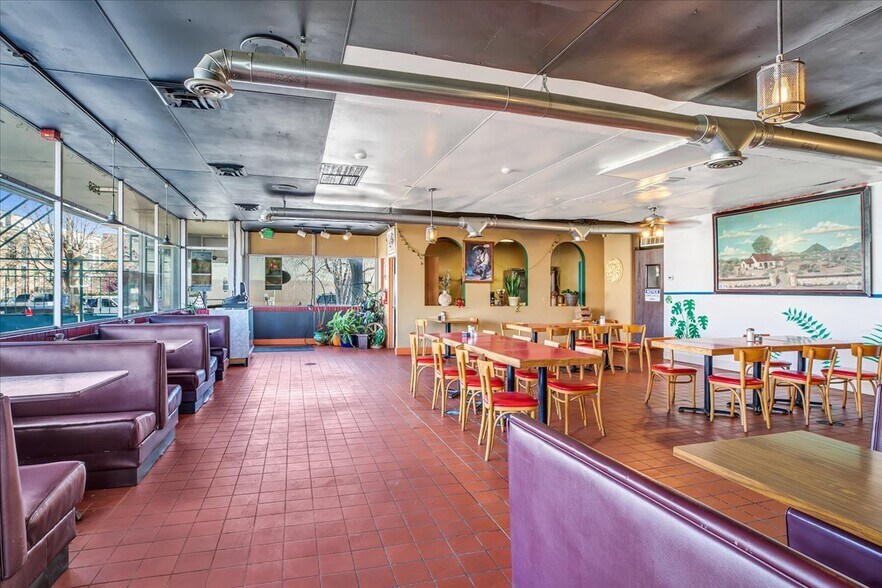 More Photos Of 3158 Larimer St, Denver Restaurant For Sale
