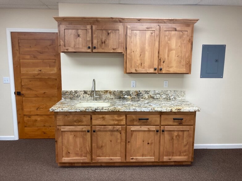 More Photos Of 124 McFaul Way, Zephyr Cove Office For Lease
