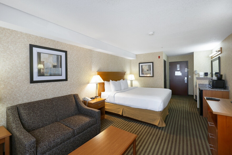 More Photos Of 1818 Basin St SW, Ephrata Hotel For Sale