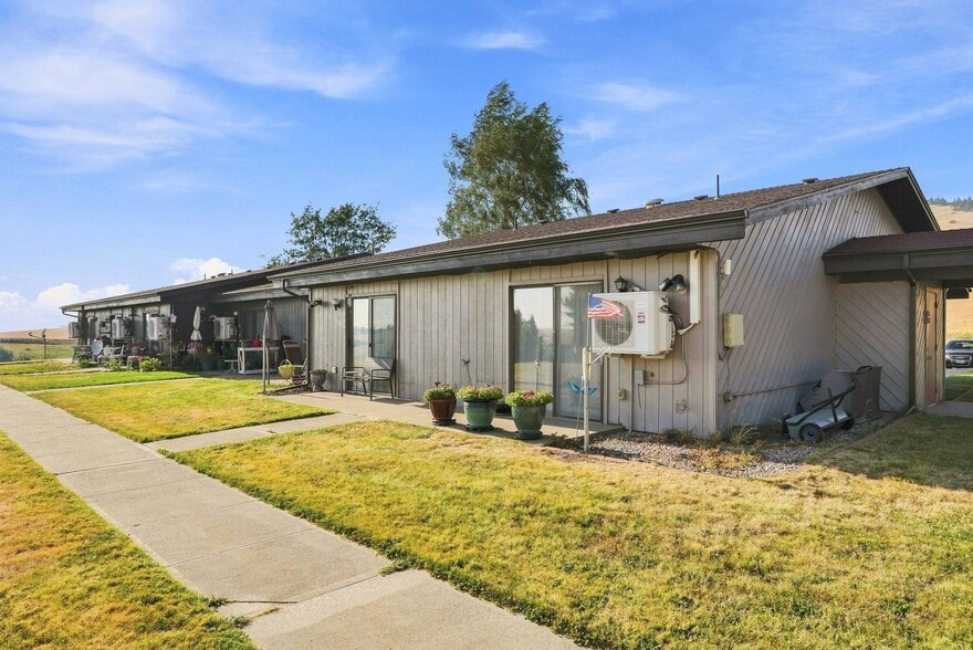 More Photos Of 540 N Madison St, Tekoa Apartments For Sale