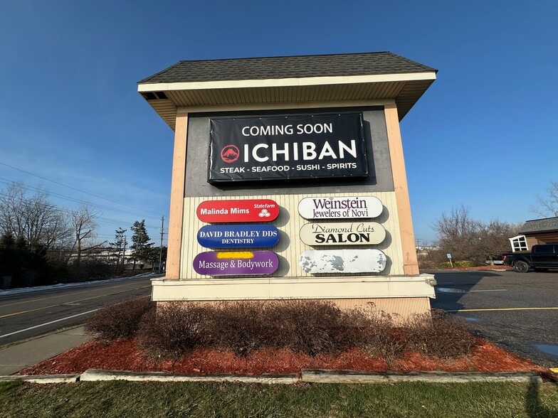 More Photos Of 41990-42040 Grand River Ave, Novi Unknown For Lease