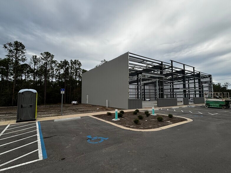More Photos Of 334 Goldsby Rd, Santa Rosa Beach Showroom For Sale