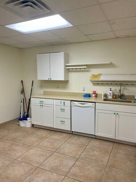 More Photos Of 9930 Channel 30 Dr, Bonita Springs Industrial For Lease