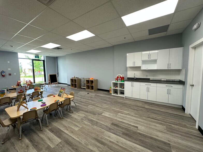 More Photos Of 220 Mistatim Rd NW, Edmonton General Retail For Sale