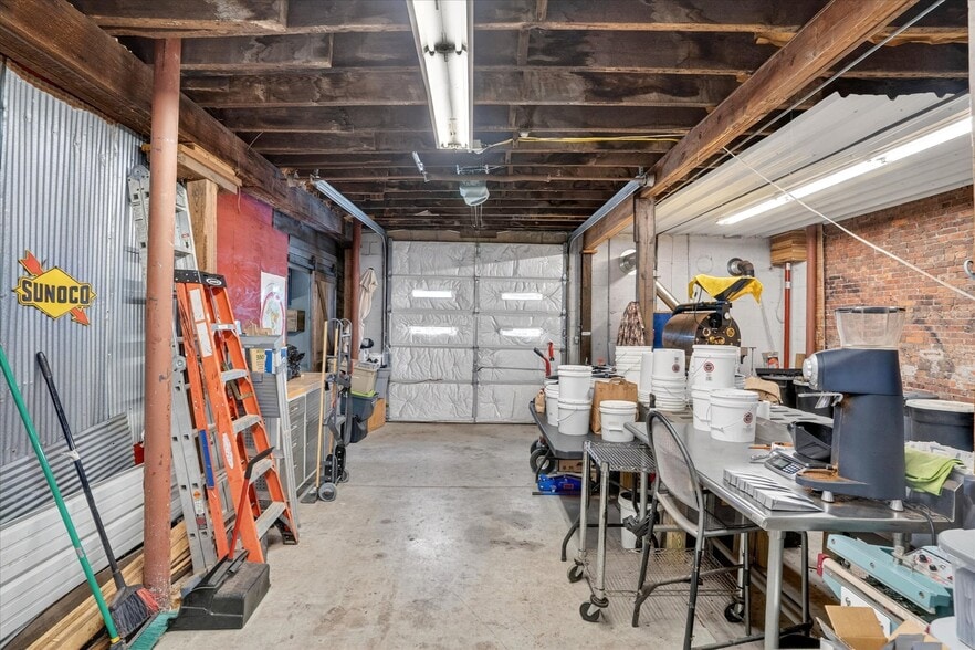 More Photos Of 33 W Olive St, Aurora General Retail For Sale