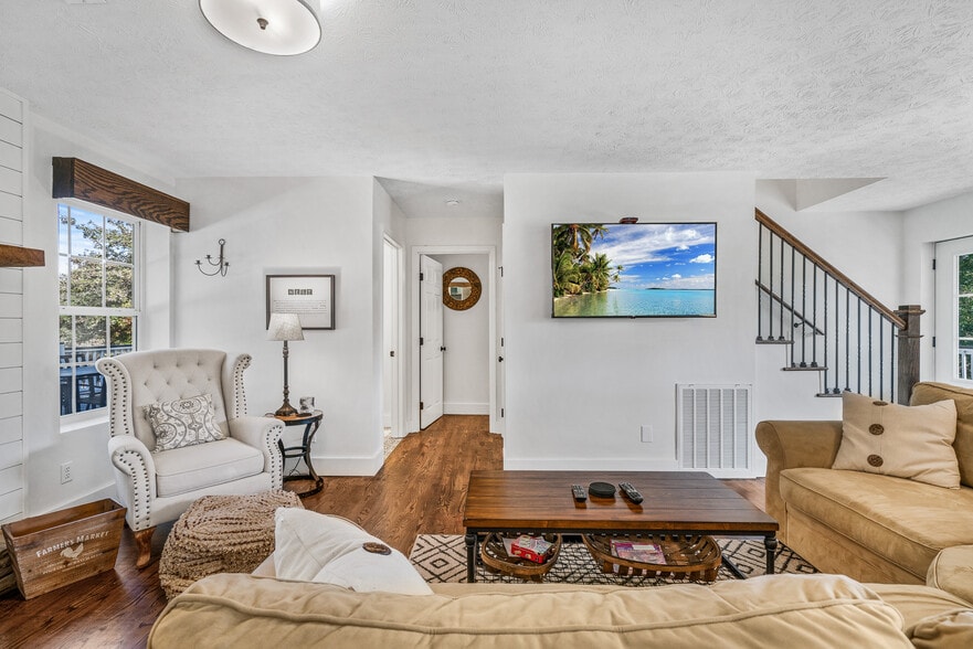 More Photos Of 1249 Gulf Rd, Spencer Golf Course Driving Range For Sale