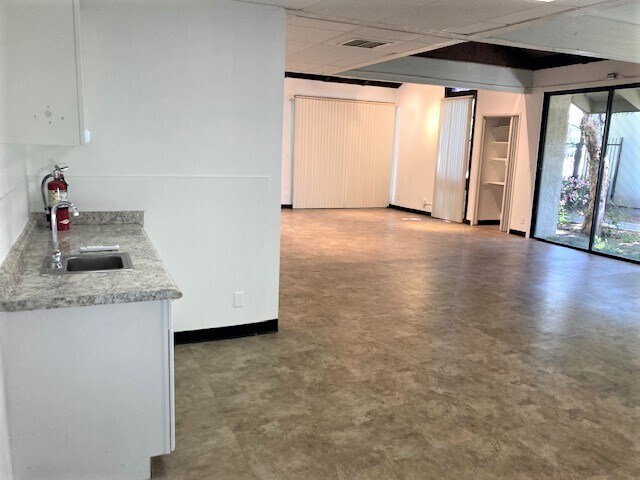 More Photos Of 4647 Long Beach Blvd, Long Beach Medical For Lease