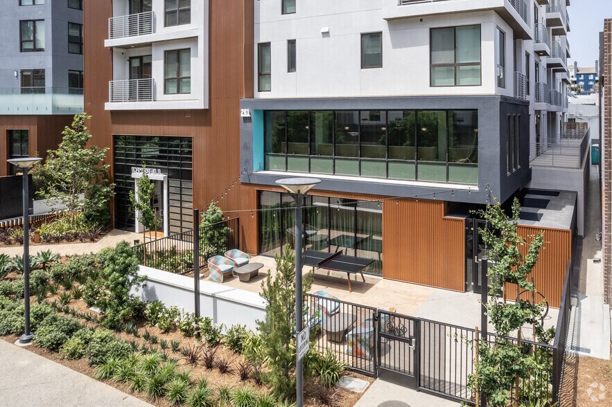 More Photos Of 201 The Promenade N, Long Beach Apartments For Lease