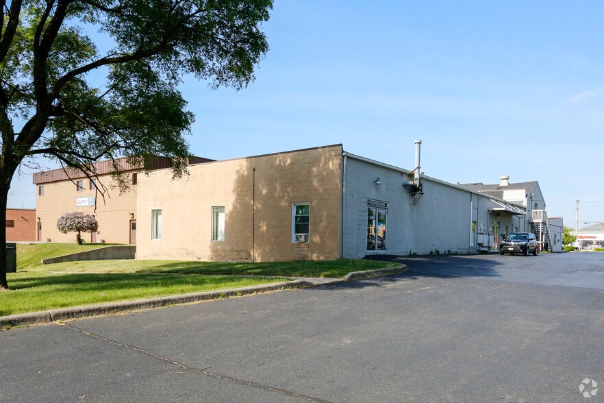 More Photos Of 1340-1350 N Fairfield Rd, Dayton Office For Sale