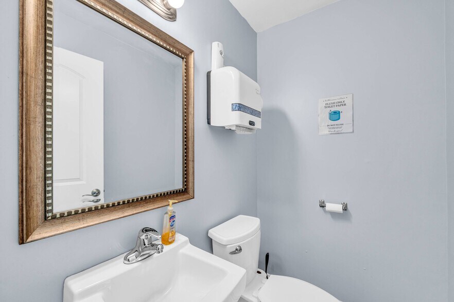 More Photos Of 24 Hartwell St, Royston Office For Sale