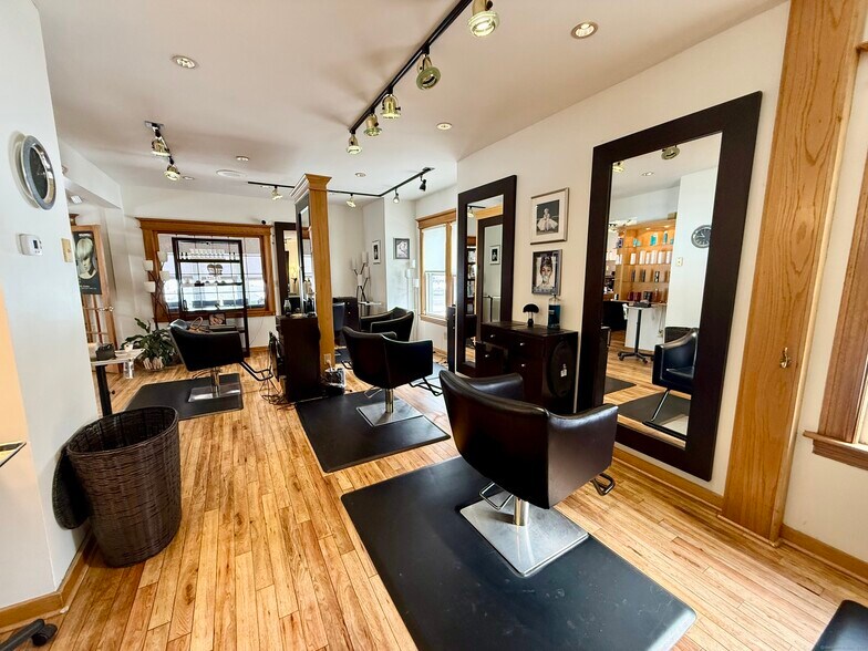 More Photos Of 449 Naubuc Ave, Glastonbury Freestanding For Sale