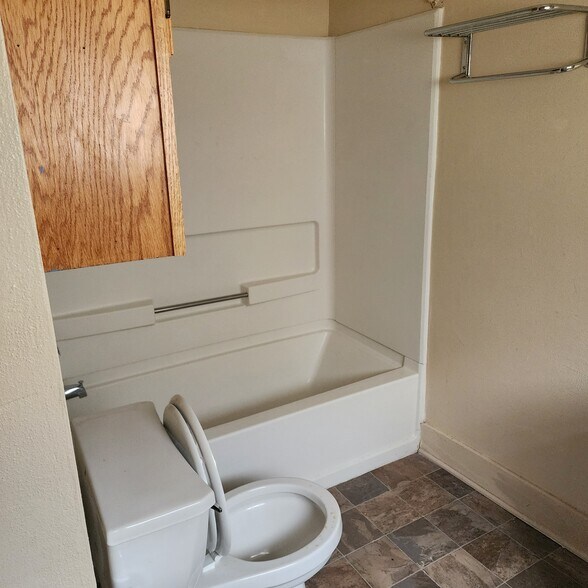 More Photos Of 401 N Spring St, Independence Apartments For Sale