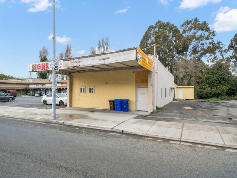 Primary Photo Of 3851 San Pablo Dam Rd, El Sobrante General Retail For Sale