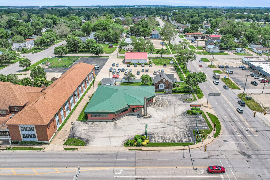 More Photos Of 301 E Champaign Ave, Rantoul Freestanding For Lease