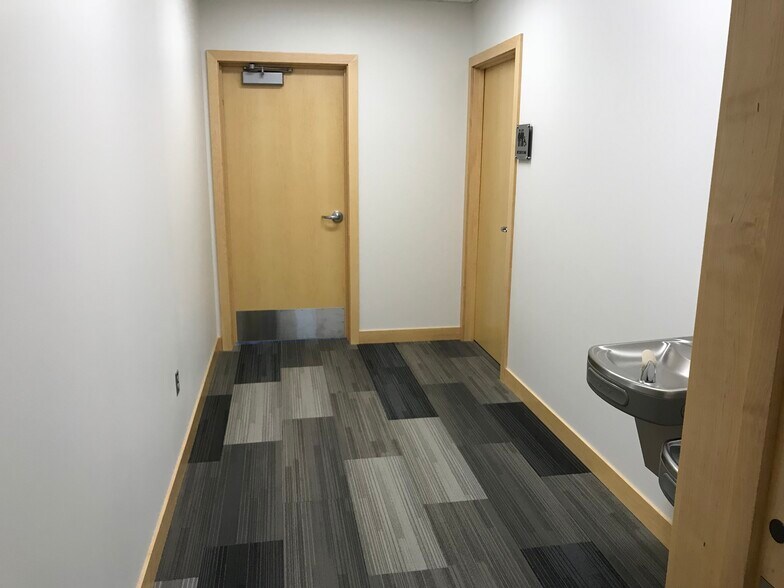 More Photos Of 1250 Highway 15 S, Hutchinson Office For Lease