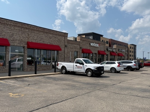 More Photos Of 905 W Clairemont Ave, Eau Claire Storefront For Lease