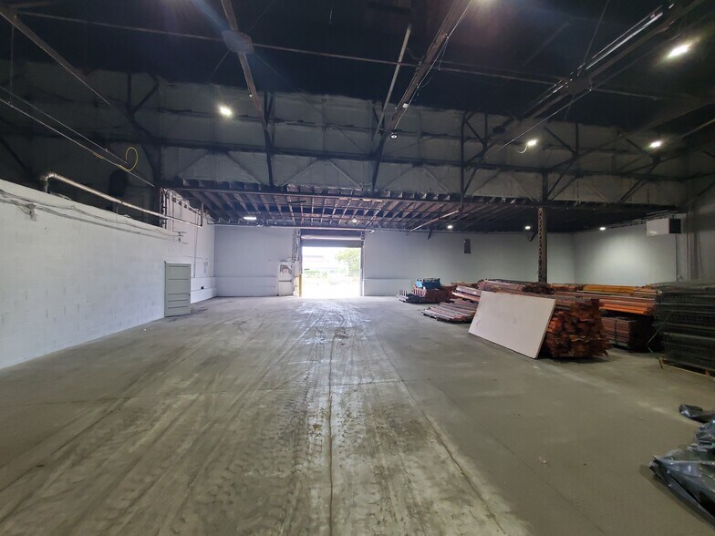 More Photos Of 1301 Raspberry St, Erie Warehouse For Lease