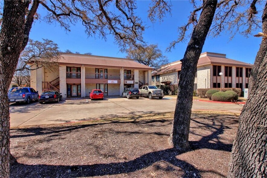 More Photos Of 12343 Hymeadow Dr, Austin Office Residential For Sale