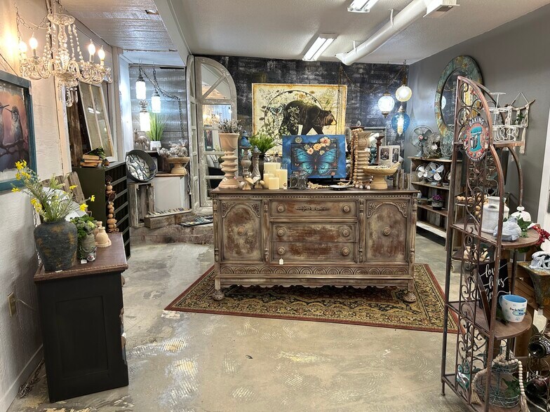 More Photos Of 1407 2nd St S, Nampa Storefront For Sale
