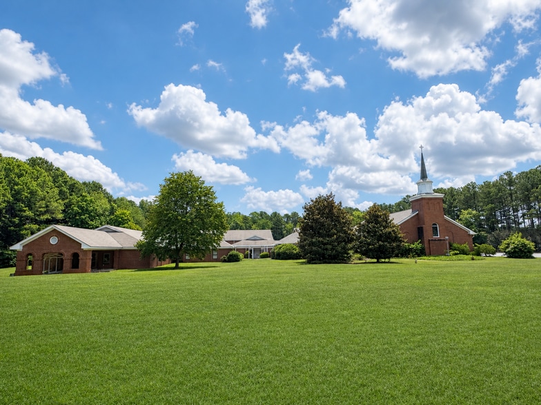 Primary Photo Of 847 New Hope Rd, Fayetteville Religious Facility For Sale