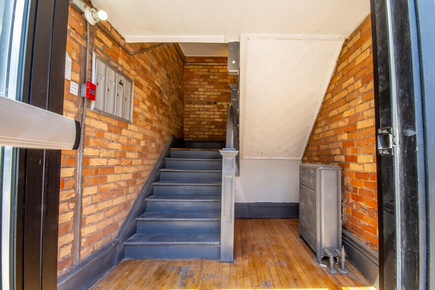 More Photos Of 463-477 King St E, Hamilton Multifamily For Sale