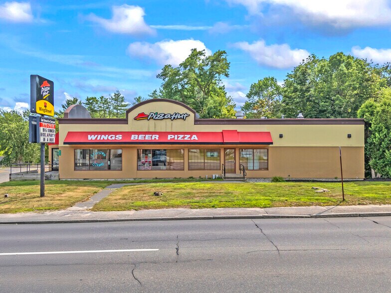 More Photos Of 875 Sabattus St, Lewiston Fast Food For Sale