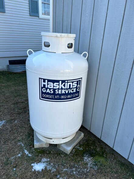 More Photos Of 15 Irving Ave, Granville Office For Sale