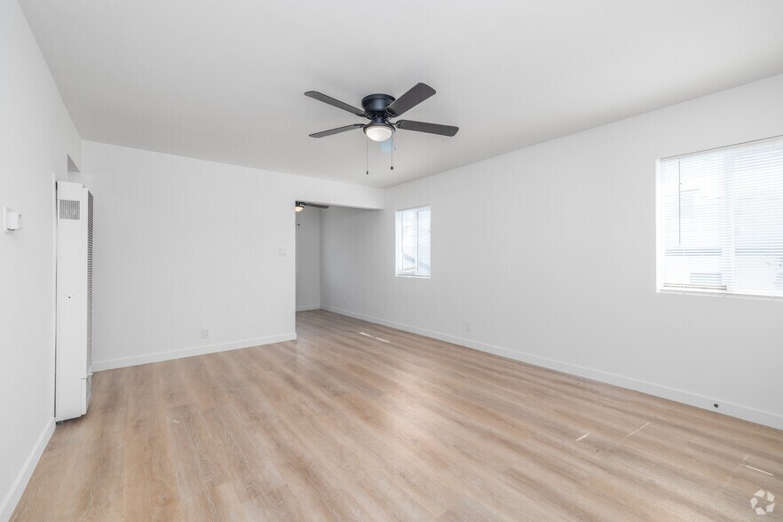 More Photos Of 1525 W 105th St, Los Angeles Apartments For Sale