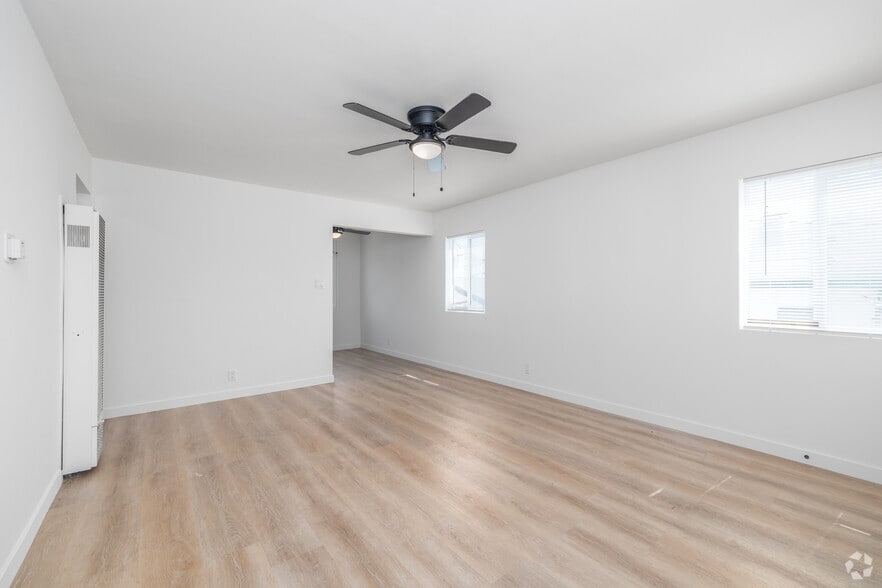 More Photos Of 1525 W 105th St, Los Angeles Apartments For Sale