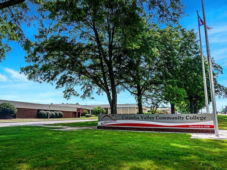 More Photos Of 1716 Us Highway 70 SE, Hickory Storefront For Sale