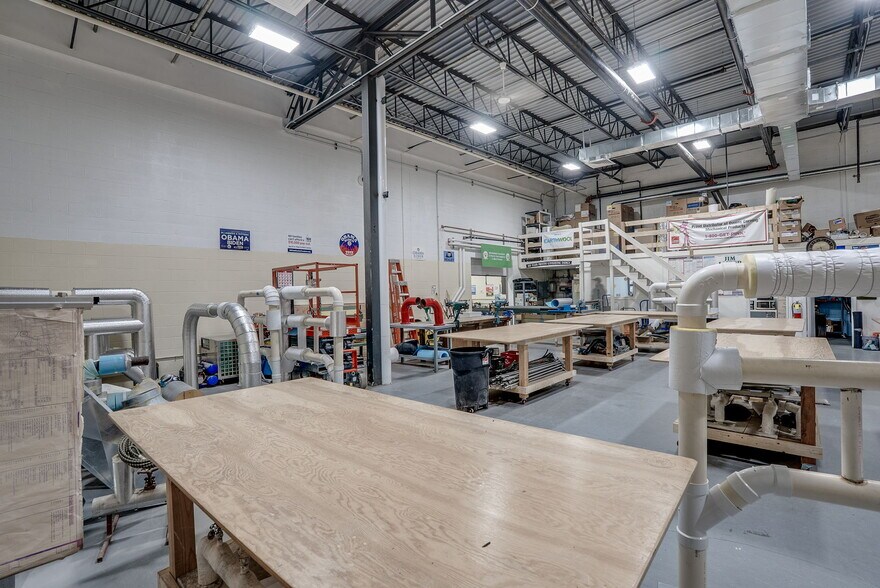 More Photos Of 34 Sullivan Rd, North Billerica Warehouse For Lease