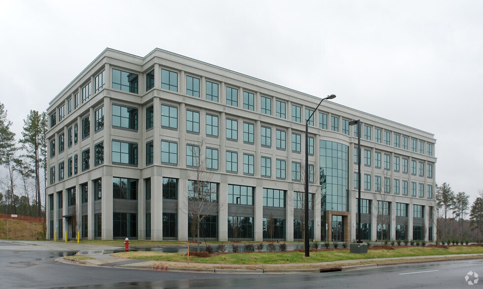 More Photos Of 8081 Arco Corporate Dr, Raleigh Office For Lease