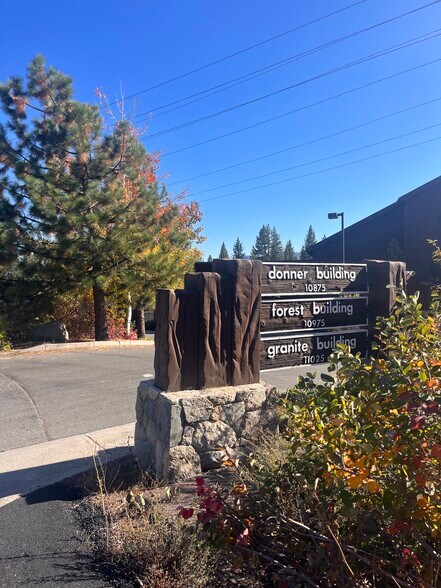 More Photos Of 10775 Pioneer Trl, Truckee Office For Lease