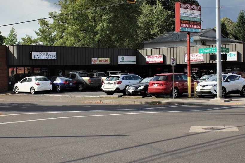 More Photos Of 5117 SE Powell Blvd, Portland Unknown For Lease