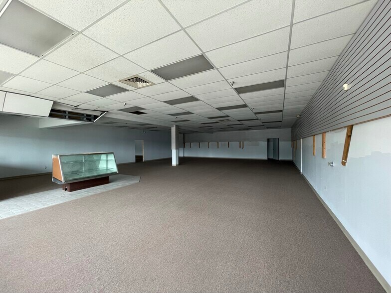 More Photos Of 111-281 US 131, Three Rivers Unknown For Lease