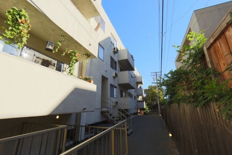 More Photos Of 1203 N Kings Rd, West Hollywood Apartments For Sale