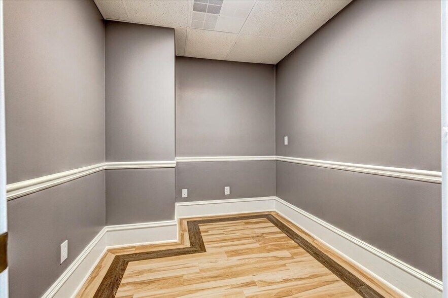 More Photos Of 7175 Jonesboro Rd, Morrow Office For Lease