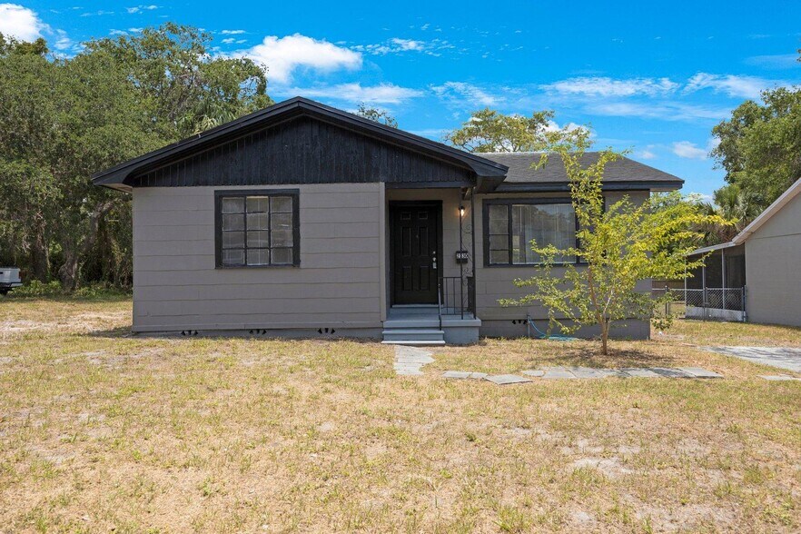 More Photos Of 1357 Overlea St, Clearwater Specialty For Sale