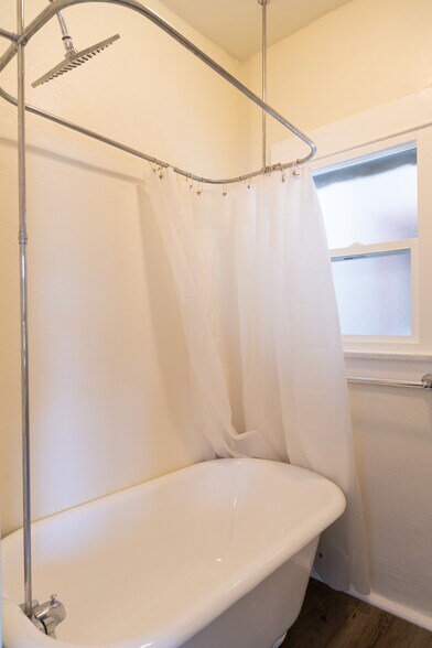 More Photos Of 1984 Park Grove Ave, Los Angeles Apartments For Sale