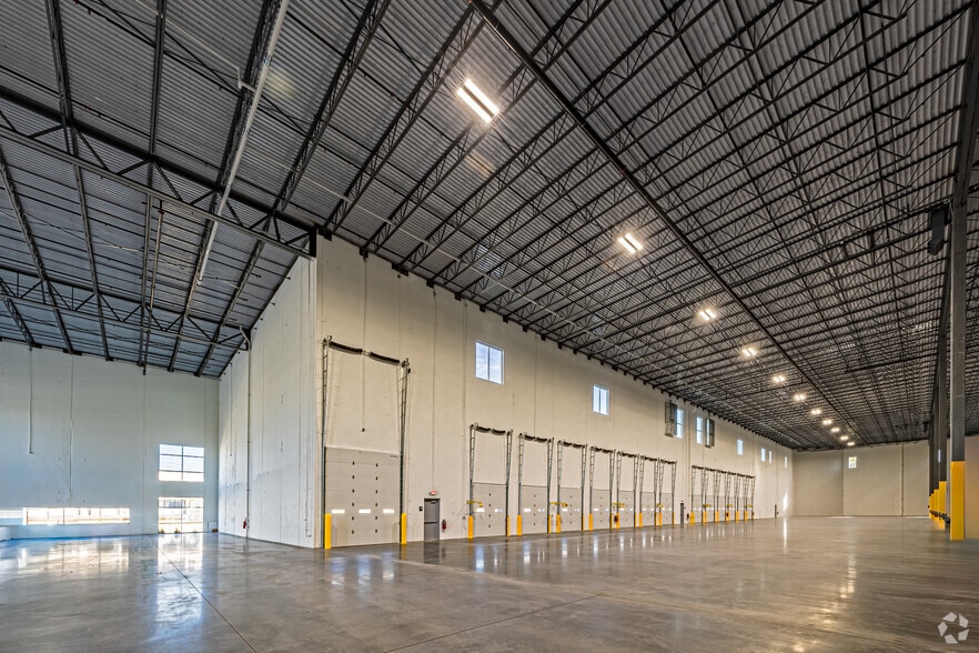 More Photos Of 333 Washington Ave, Carlstadt Distribution For Lease