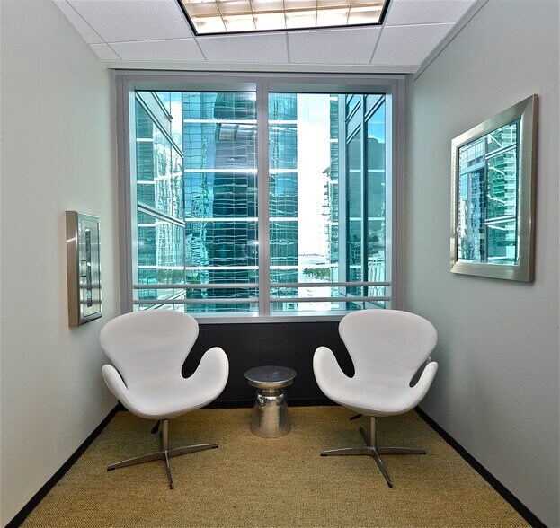 More Photos Of 1395 Brickell Ave, Miami Office Residential For Lease