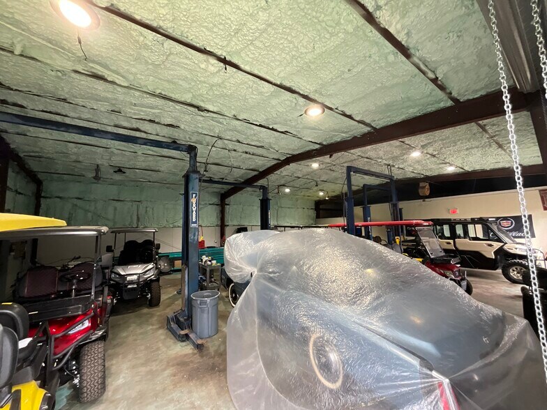 More Photos Of 8310 Congress St, Port Richey Self Storage For Sale