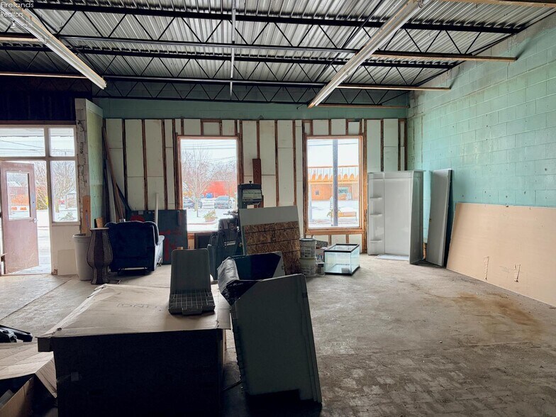 More Photos Of 110 Railroad St, Clyde Restaurant For Sale