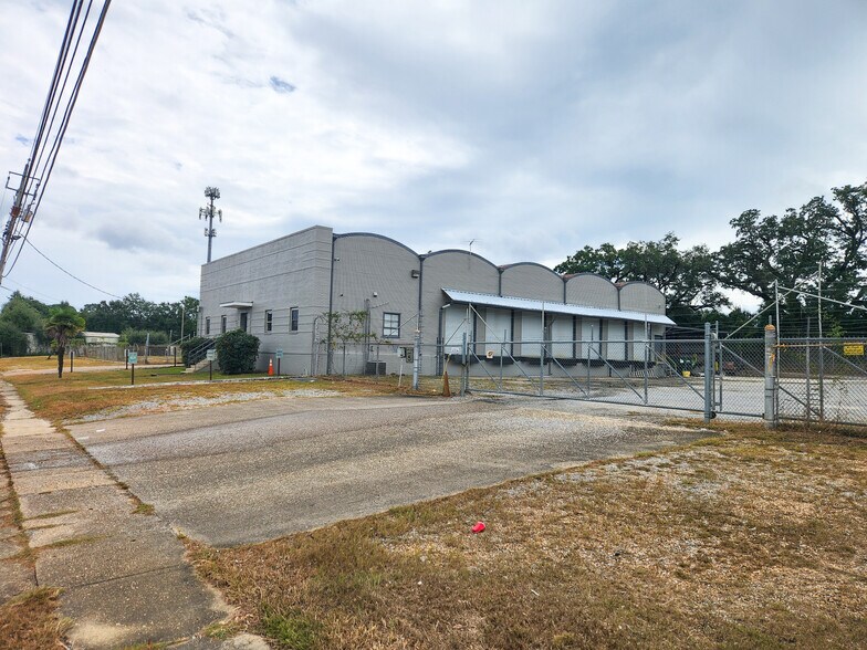 Primary Photo Of 1111 Virginia St, Mobile Industrial For Lease