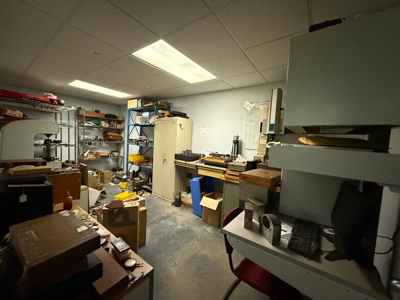 More Photos Of 44 Southbridge Rd, Dudley Light Manufacturing For Sale