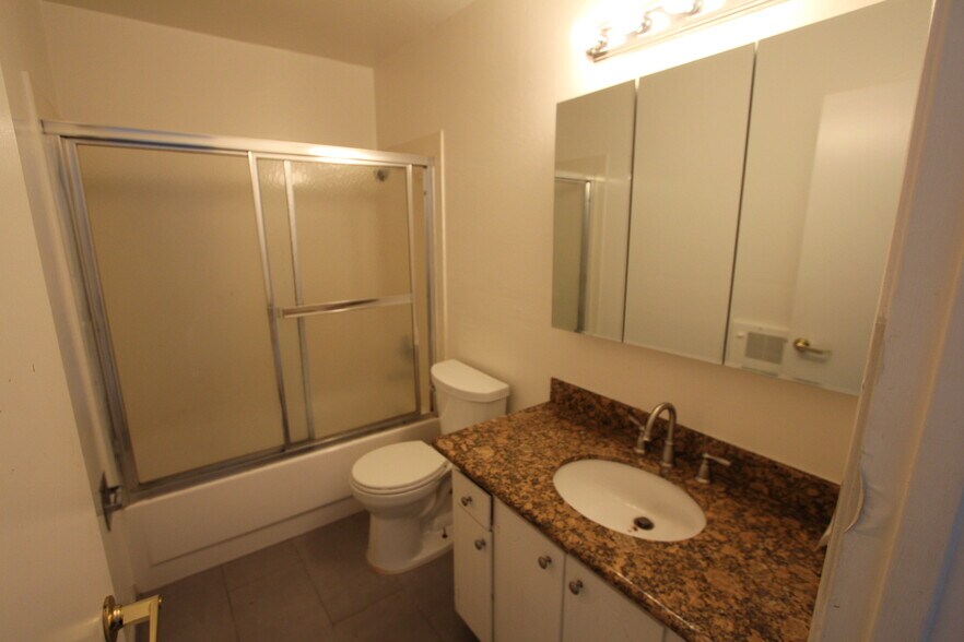 More Photos Of 1183 Saranap Ave, Walnut Creek Apartments For Sale